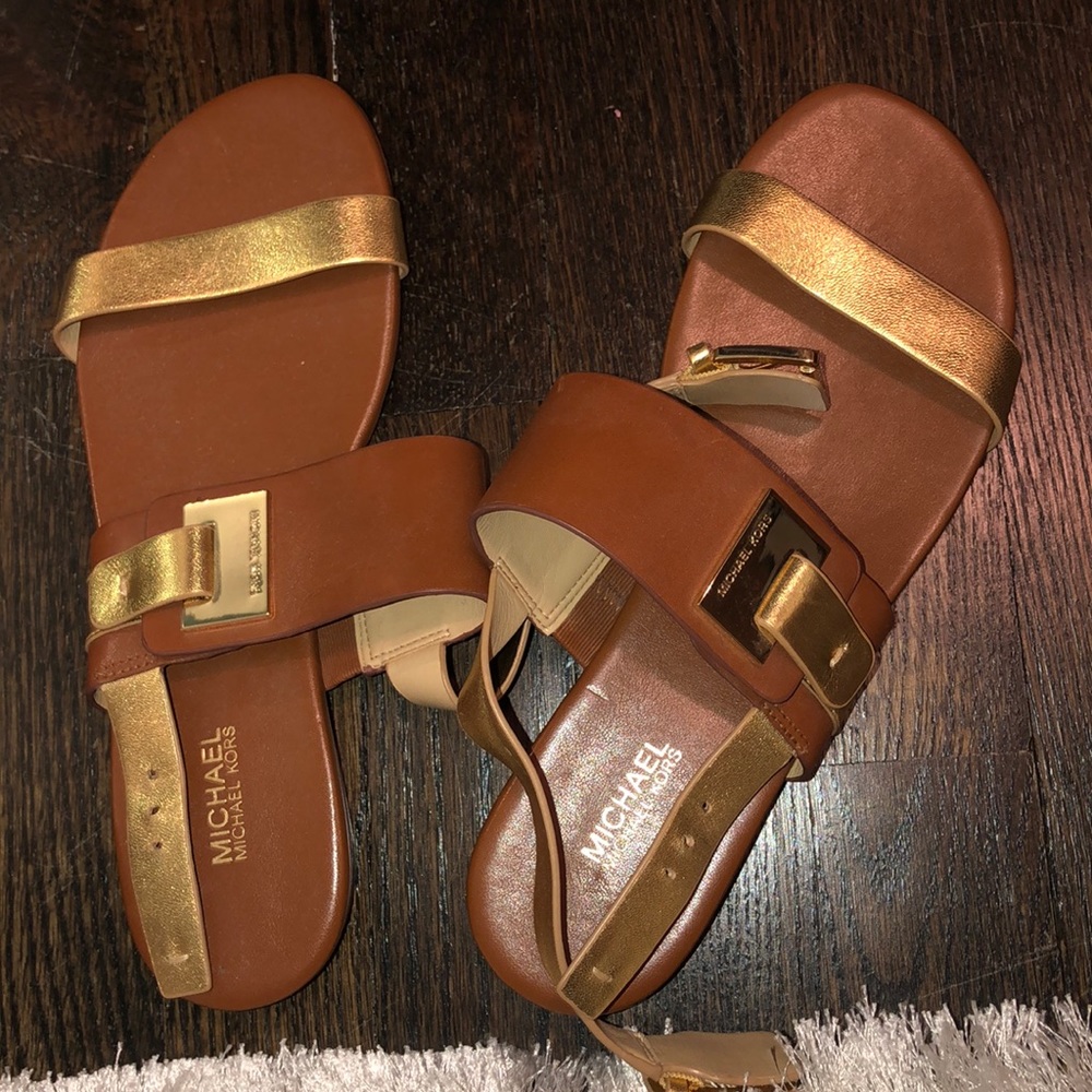 NEW Michael Kors flip flops (never worn before)